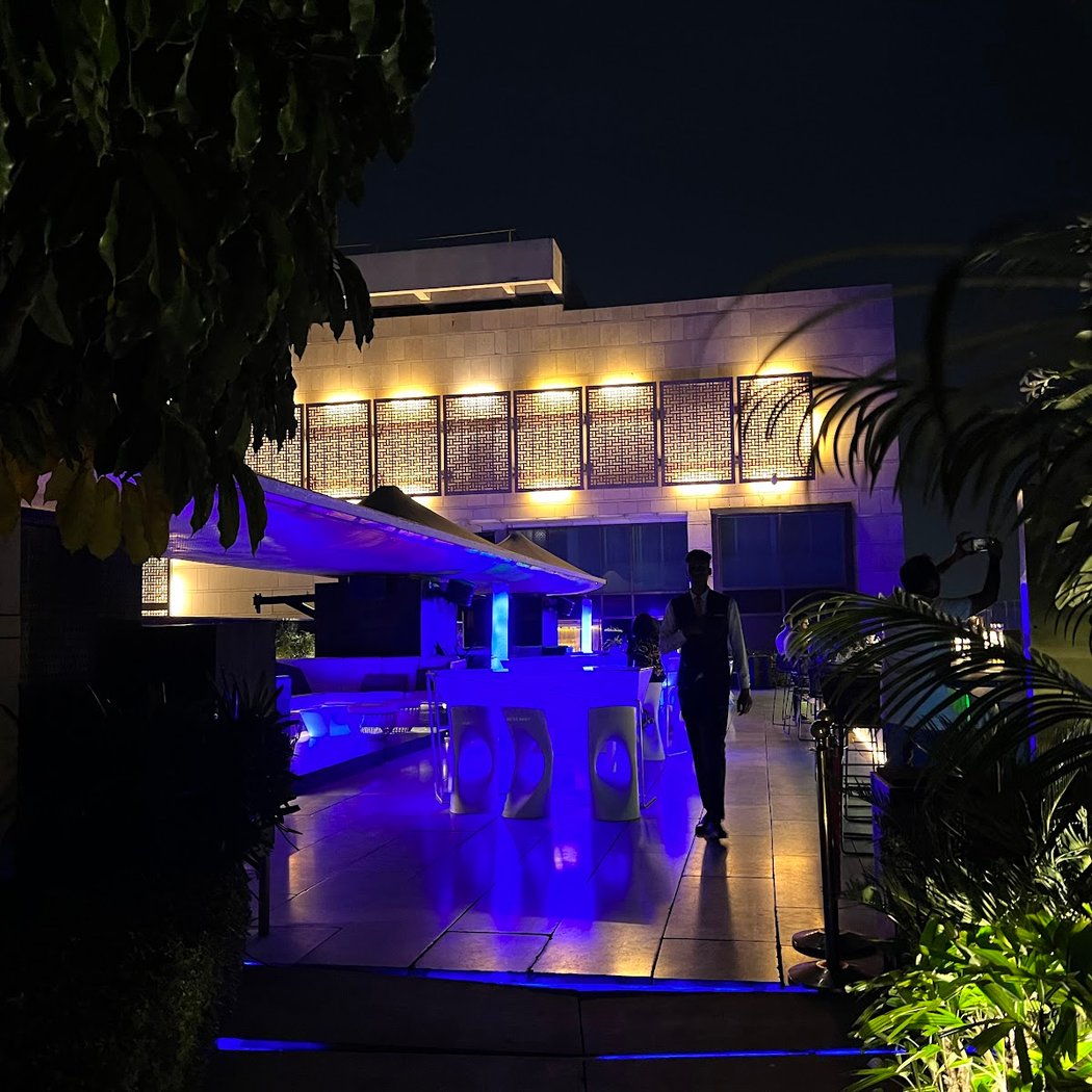 The Ritz-Carlton Bar 2