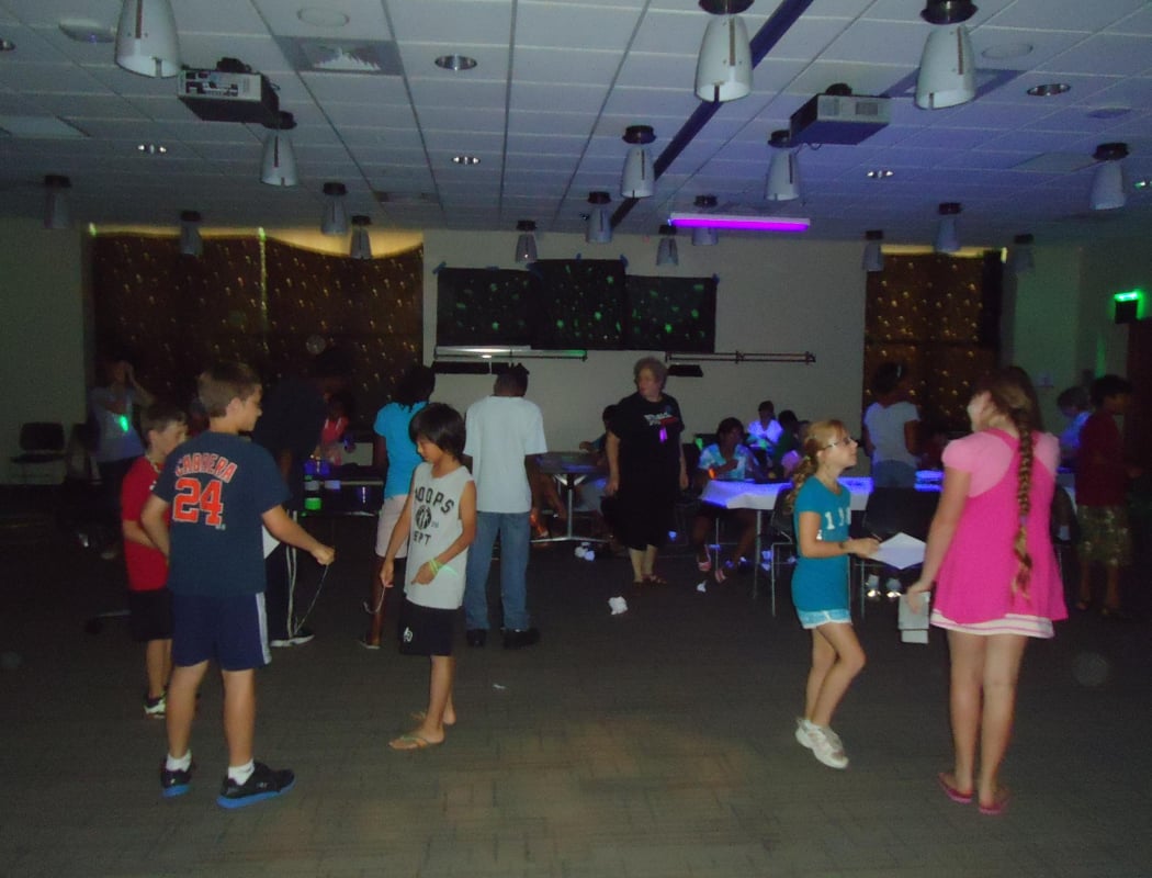 Glow-in-the-Dark Party 1