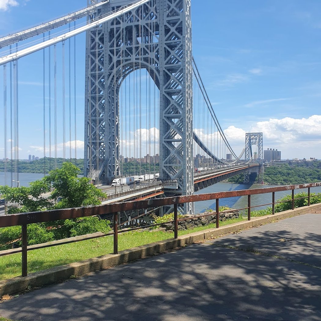 Cycling Race Across the George Washington Bridge 2