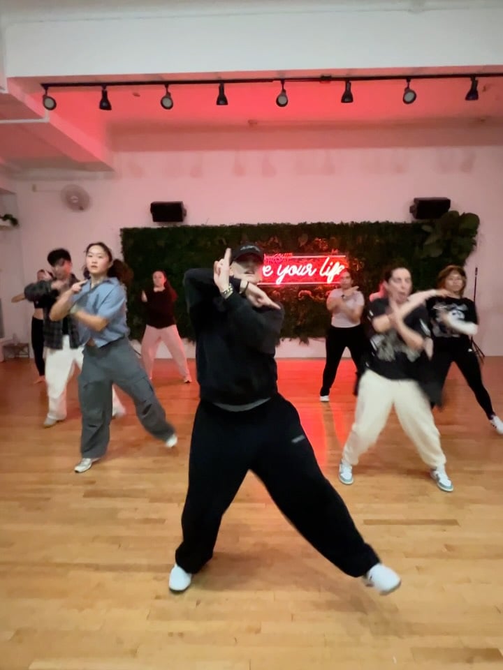 K-Pop dance class 3
