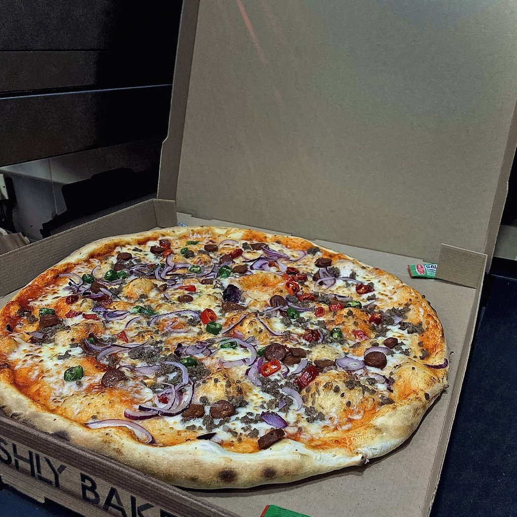 Royal Pizza93 2