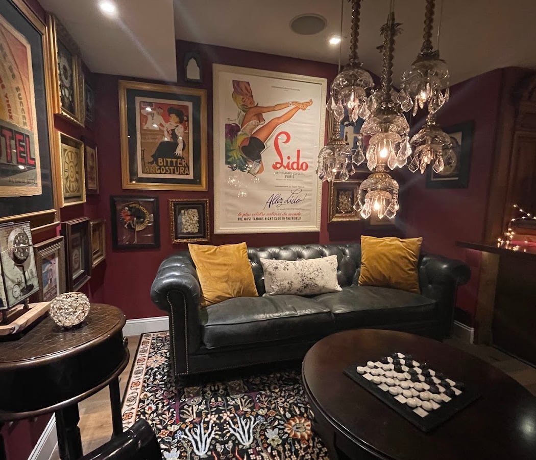 The Ivey's Hotel 3