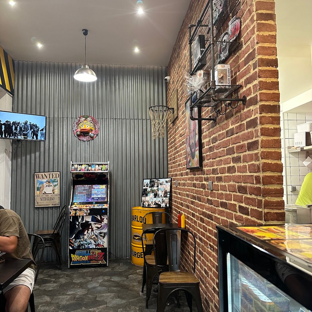 Barlou Burger Marseille (by Seth Gueko) 2