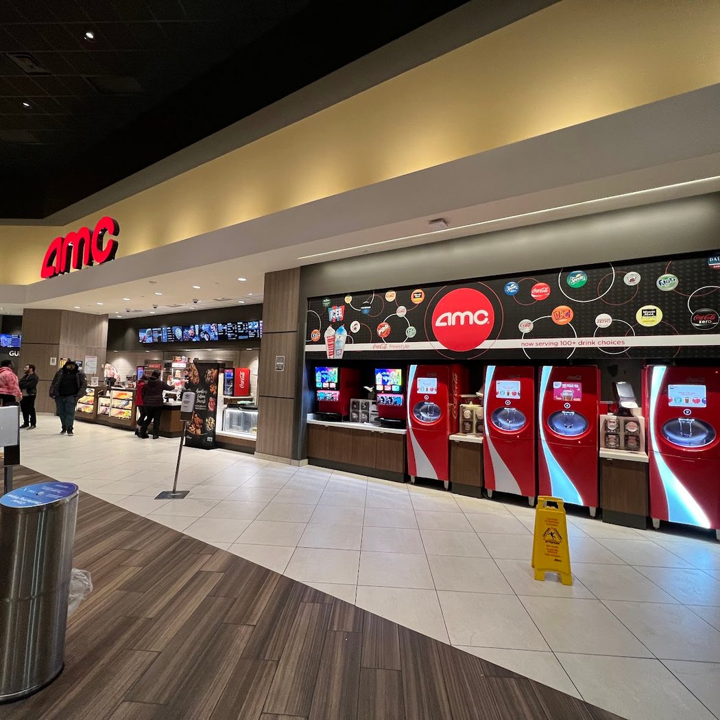 AMC DINE-IN Staten Island 11 2