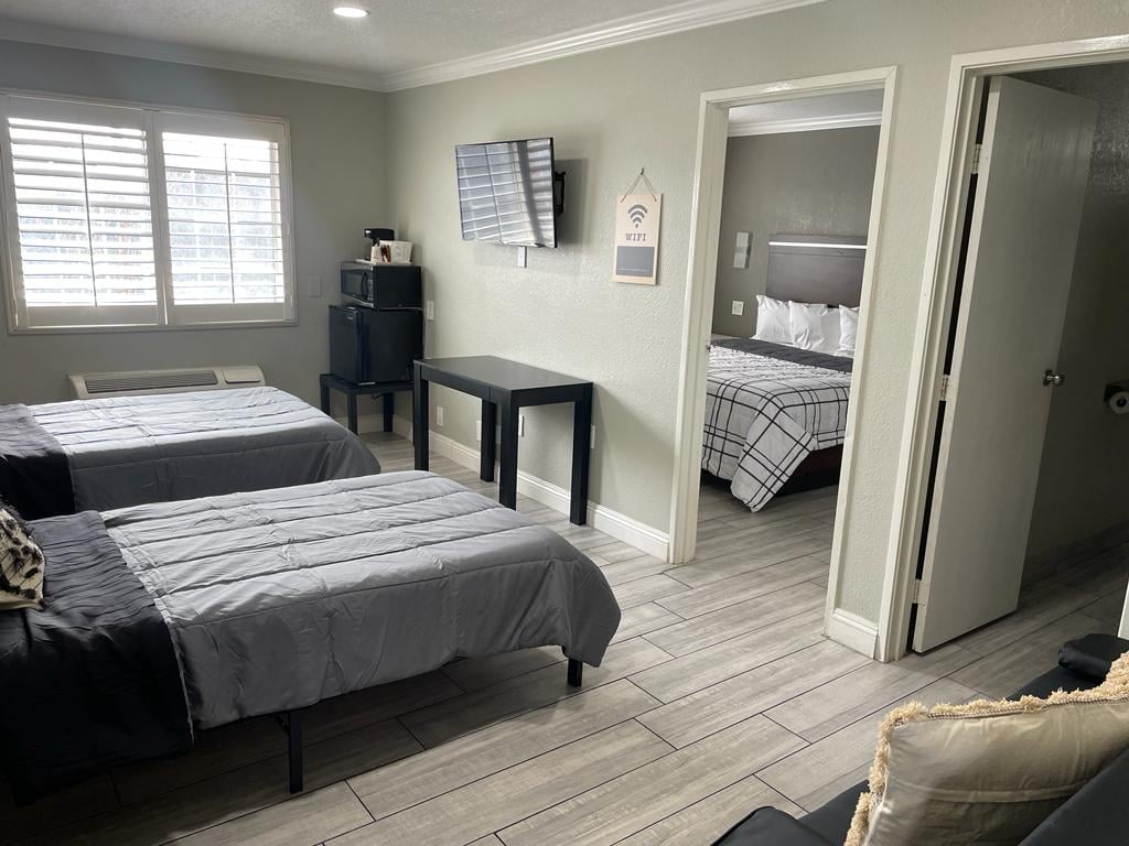 Cabana Inn & Suites 3