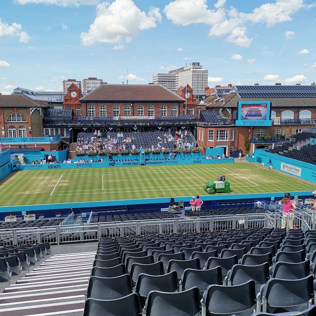 Queen’s Club 2