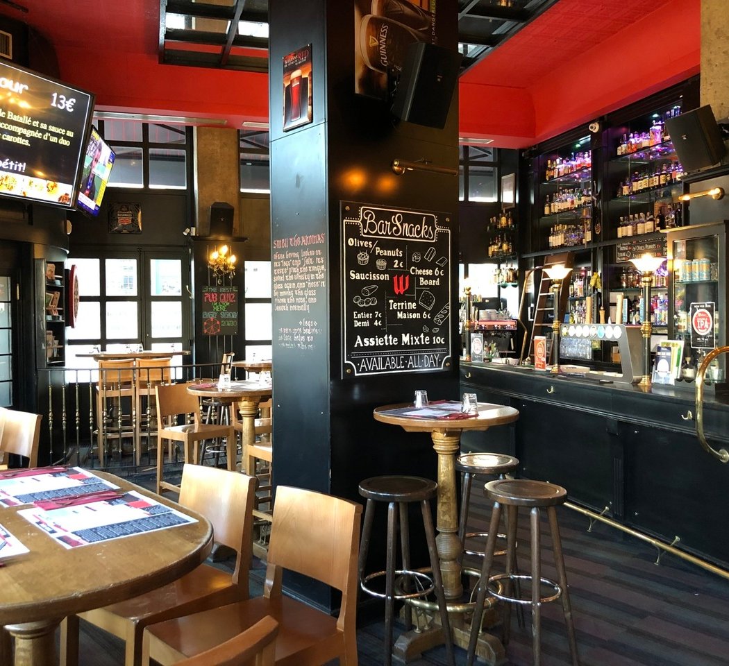 Wallace Bar 2