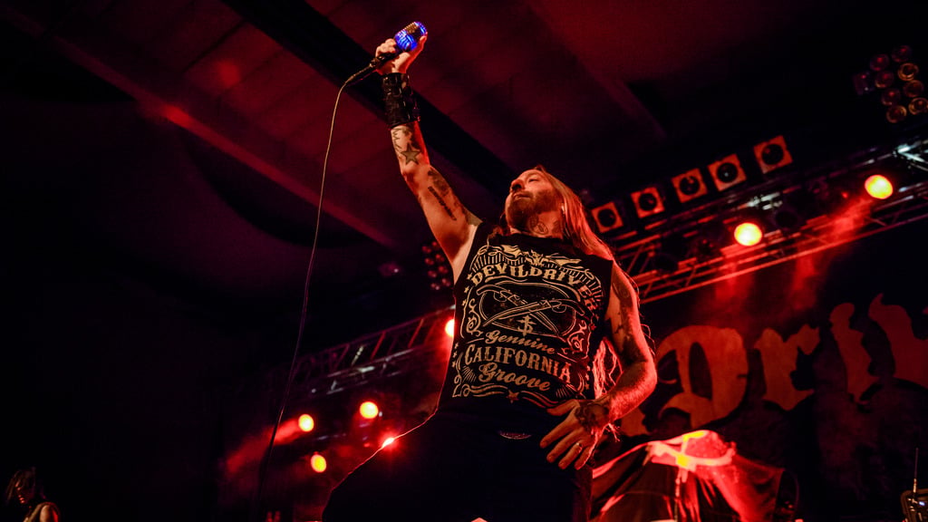 DevilDriverUpon A Burning BodyOv Sulfur 1