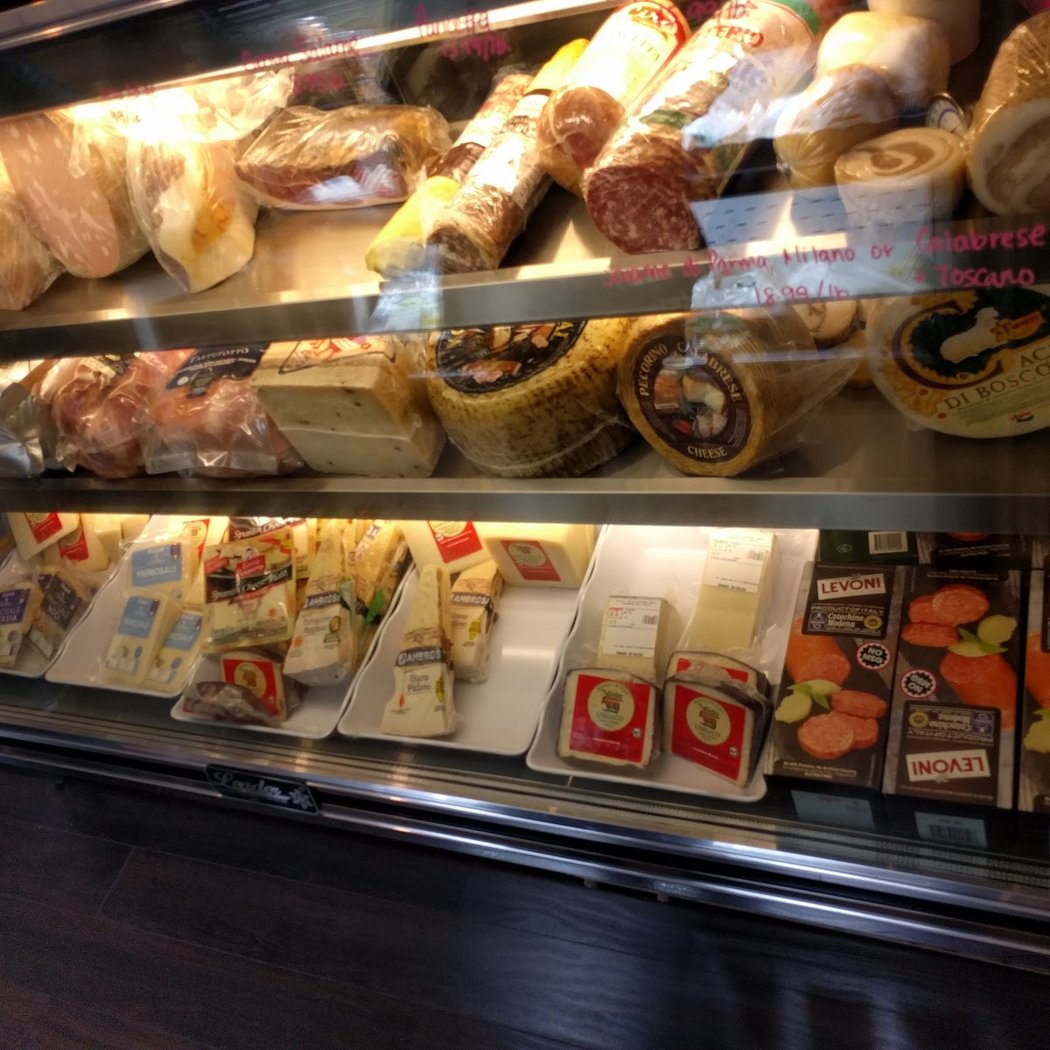Cipollina Gourmet Italian Market 3