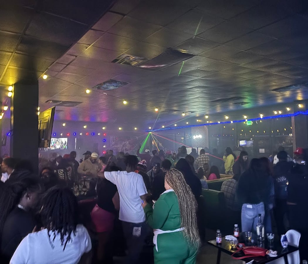 Digital Smoke - Karaoke & Hookah 1