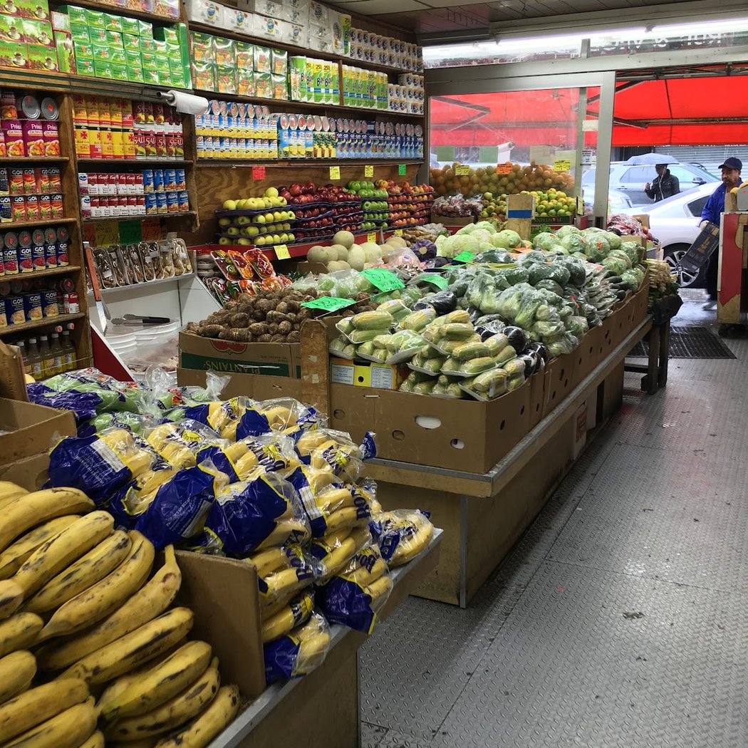 Green Mango Tree - Food Market 3