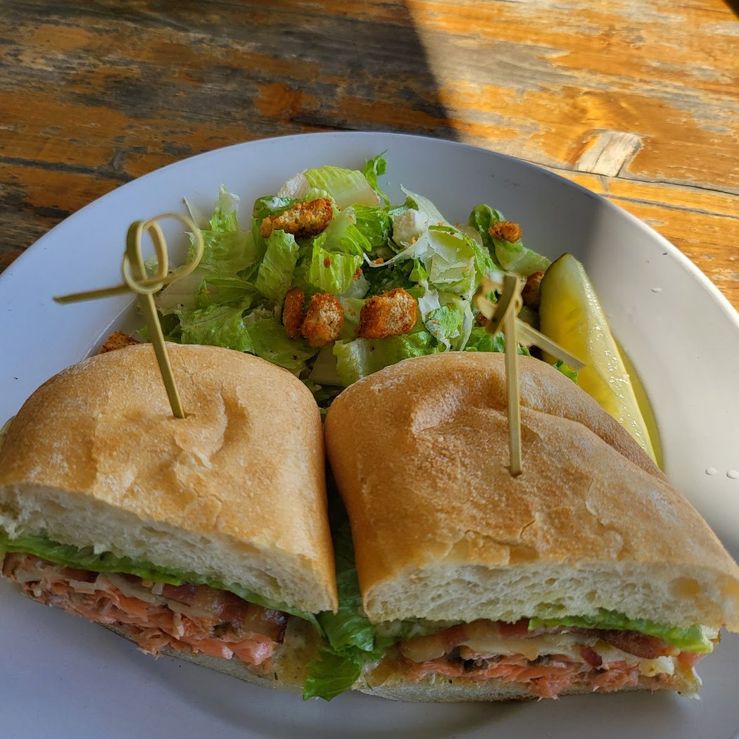 Mackenzie Bar & Grill 3