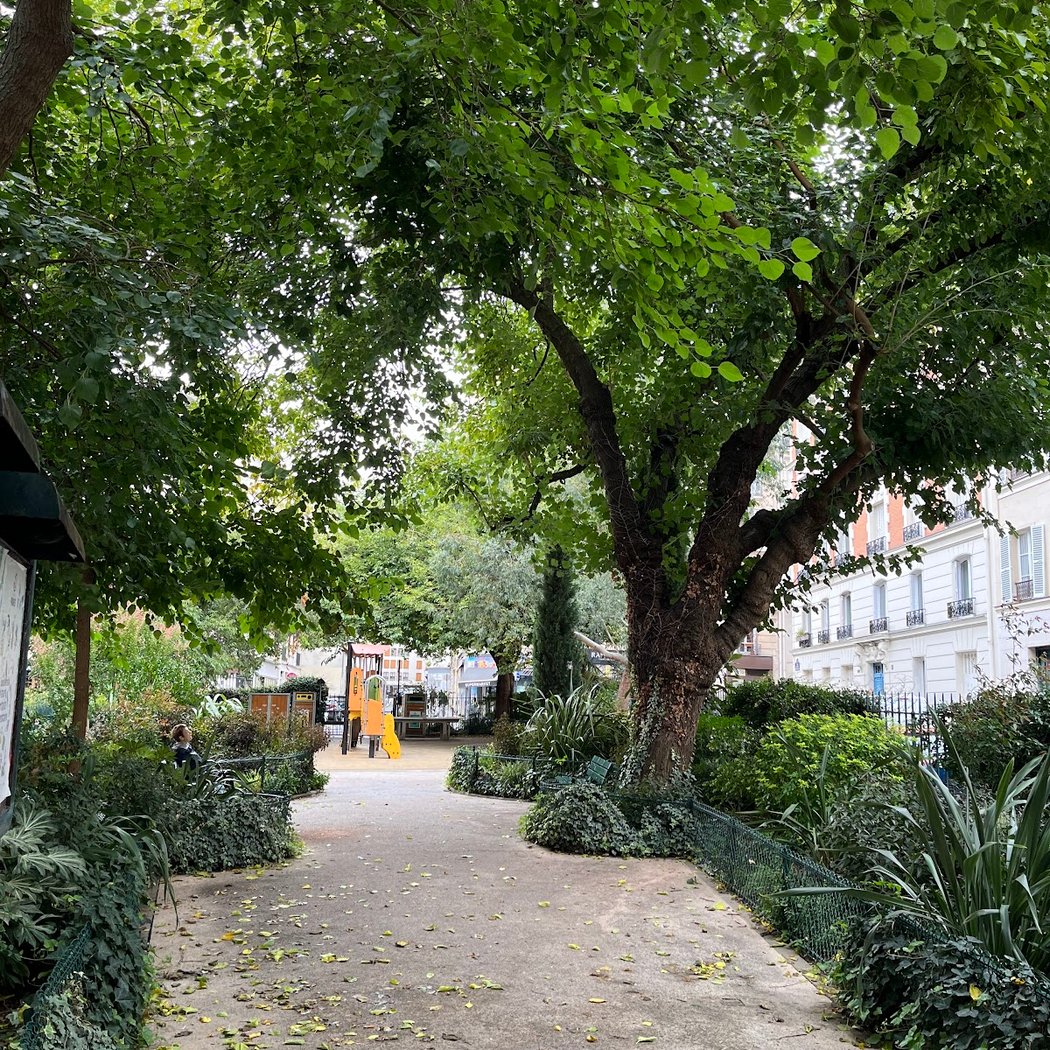 Square Robert Montagne 3