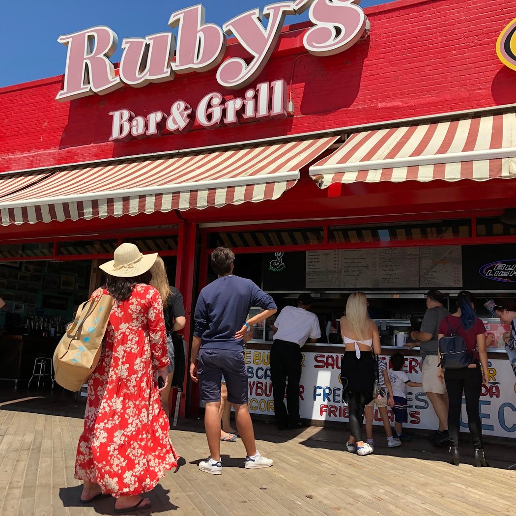 Ruby's Bar & Grill 4