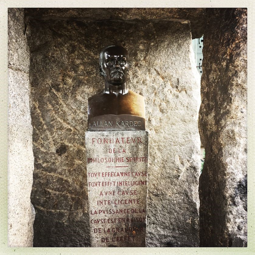 Tombe d'Allan Kardec 2