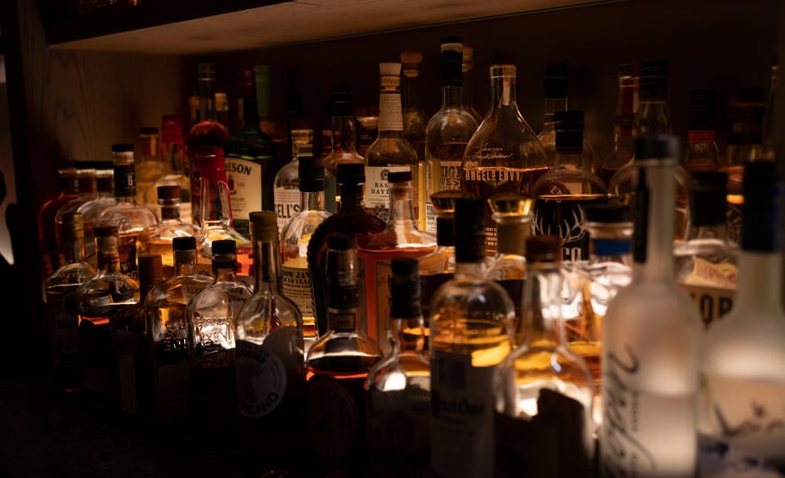 Quin Bar 2