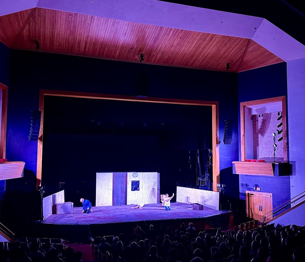 Amaturo Theater 2