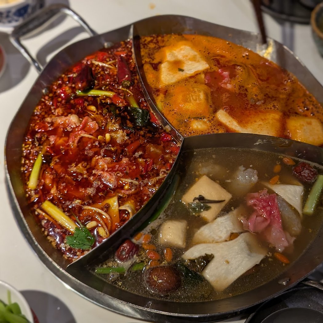 四季茶馆火锅 Four Seasons Tea House Hot Pot 3