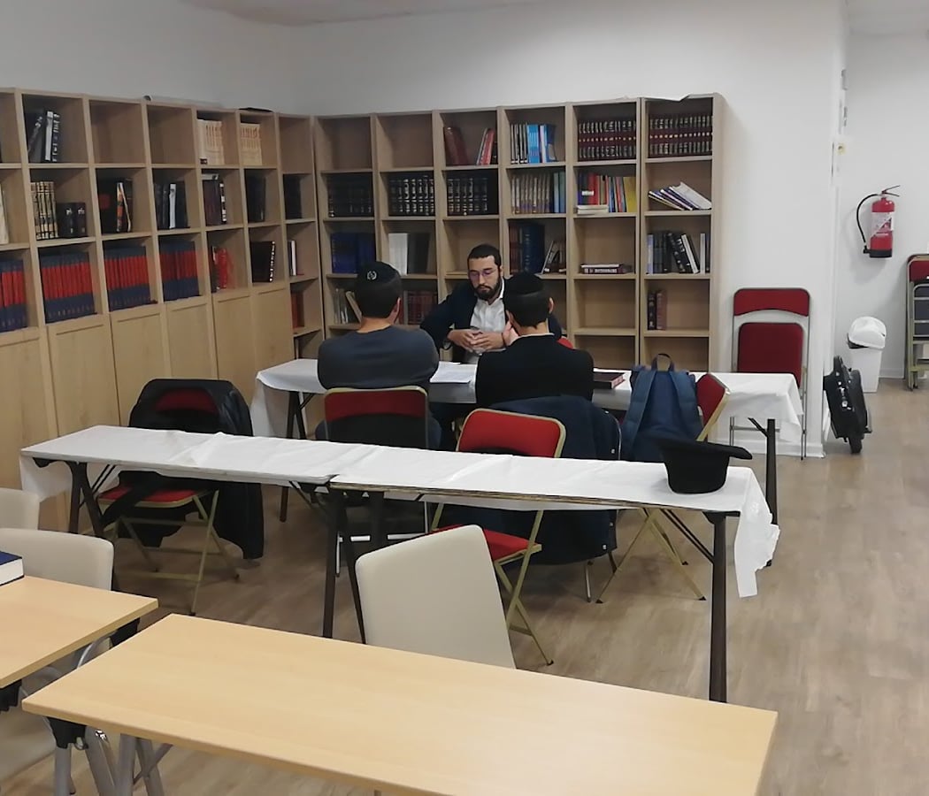 Habad loubavitch de Neuilly office 1