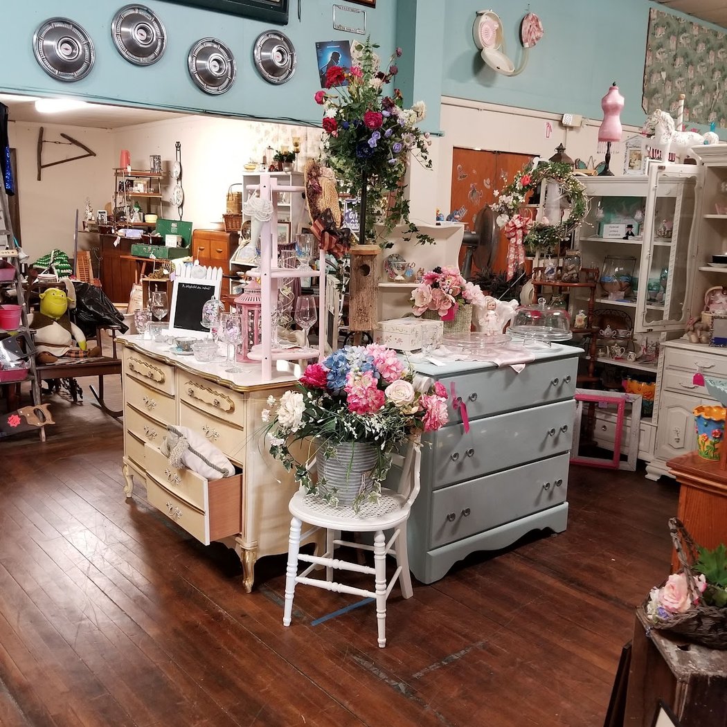 Rancho Co-Op Vintage Mall 3