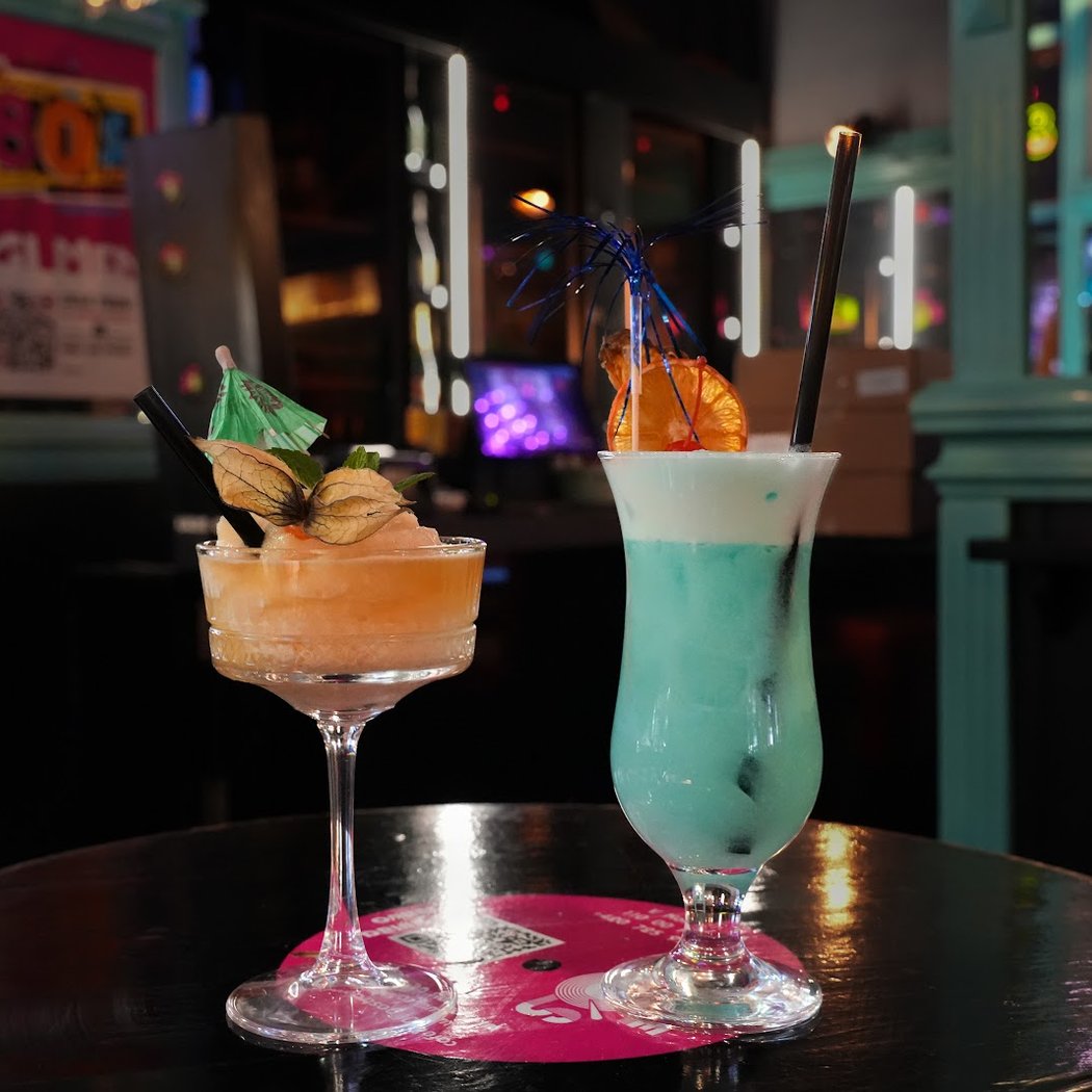 CAFE 80's 1