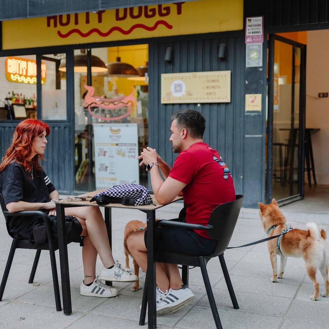 HOTTY DOGGY (Gourmet Hot dogs) 2