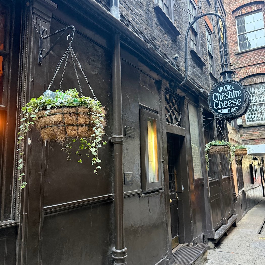 Ye Olde Cheshire Cheese 3