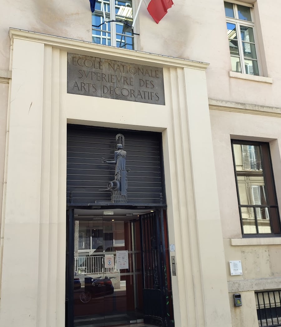 AFTER Project Room #1 : De rire sur les cendres 3