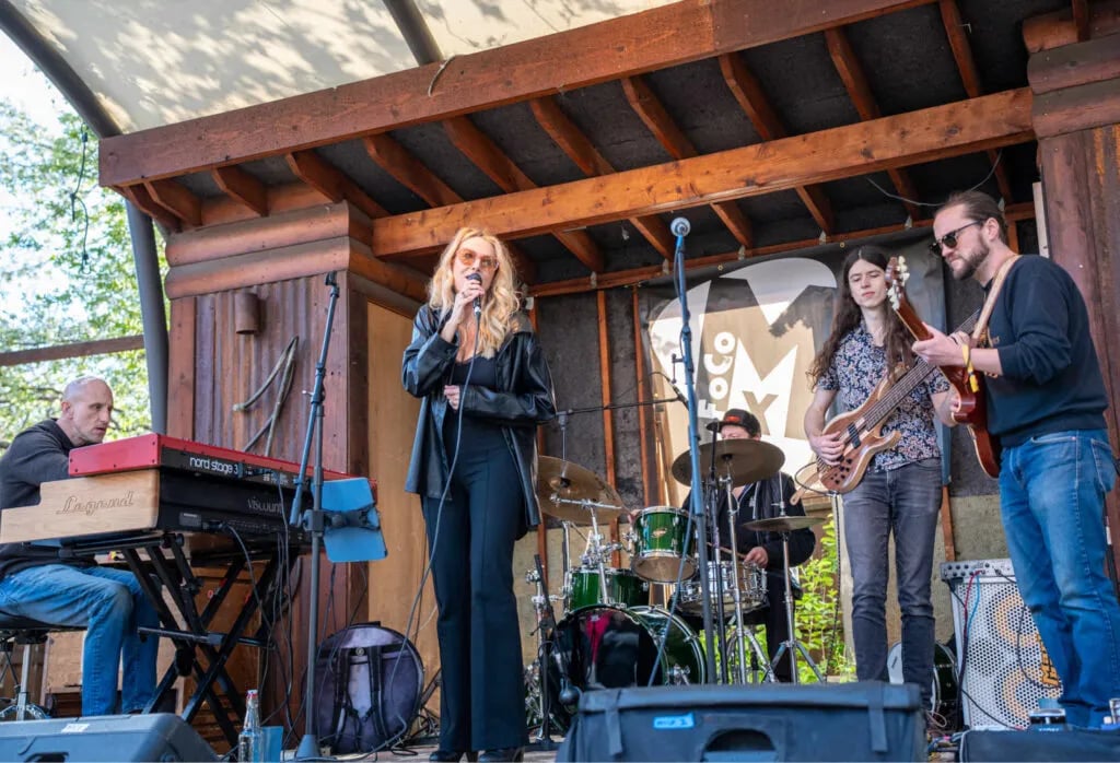 Art Night Out: Cass Clayton Band 2
