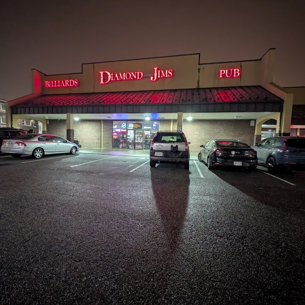 Diamond Jims Billiards & Pub 2
