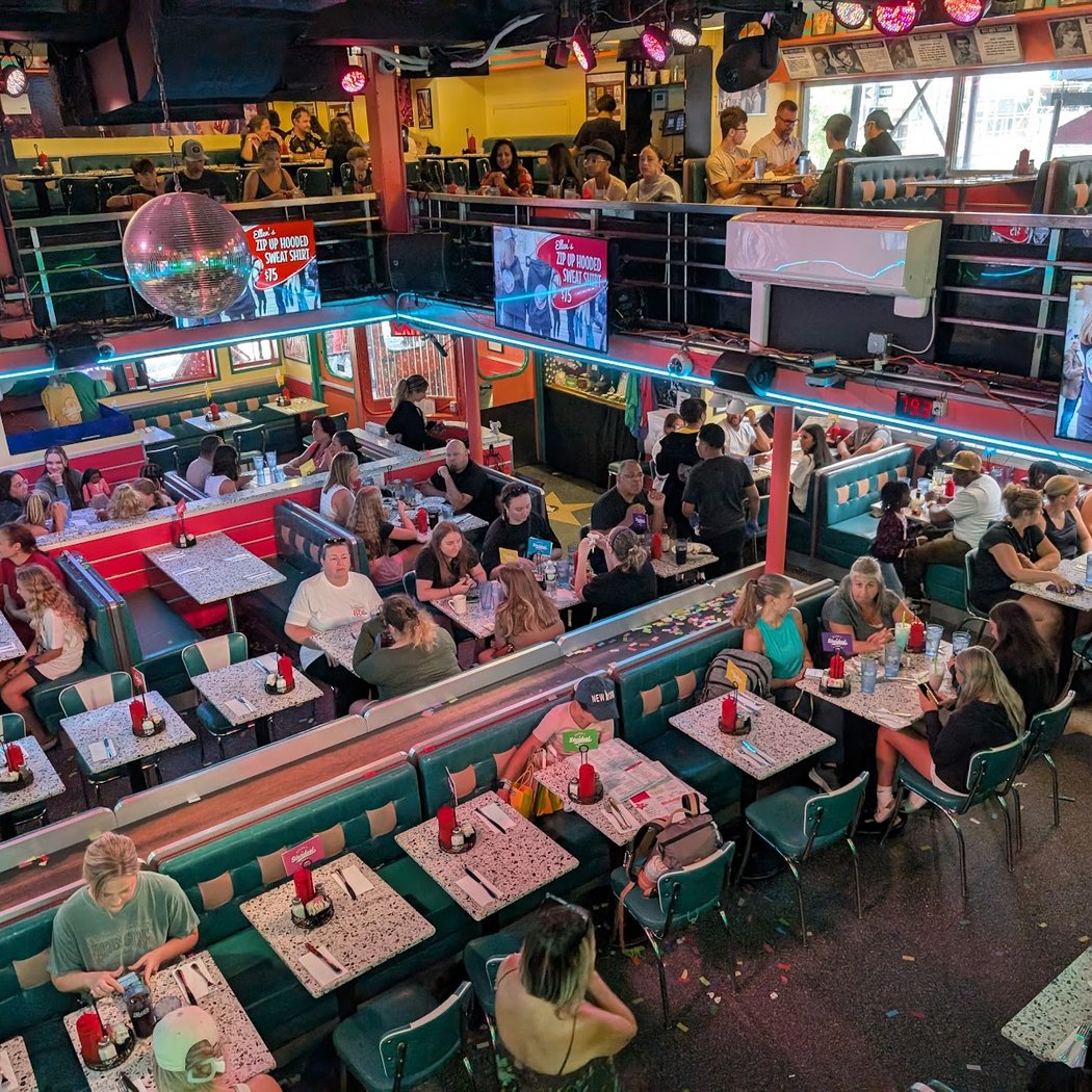 Ellen's Stardust Diner 3