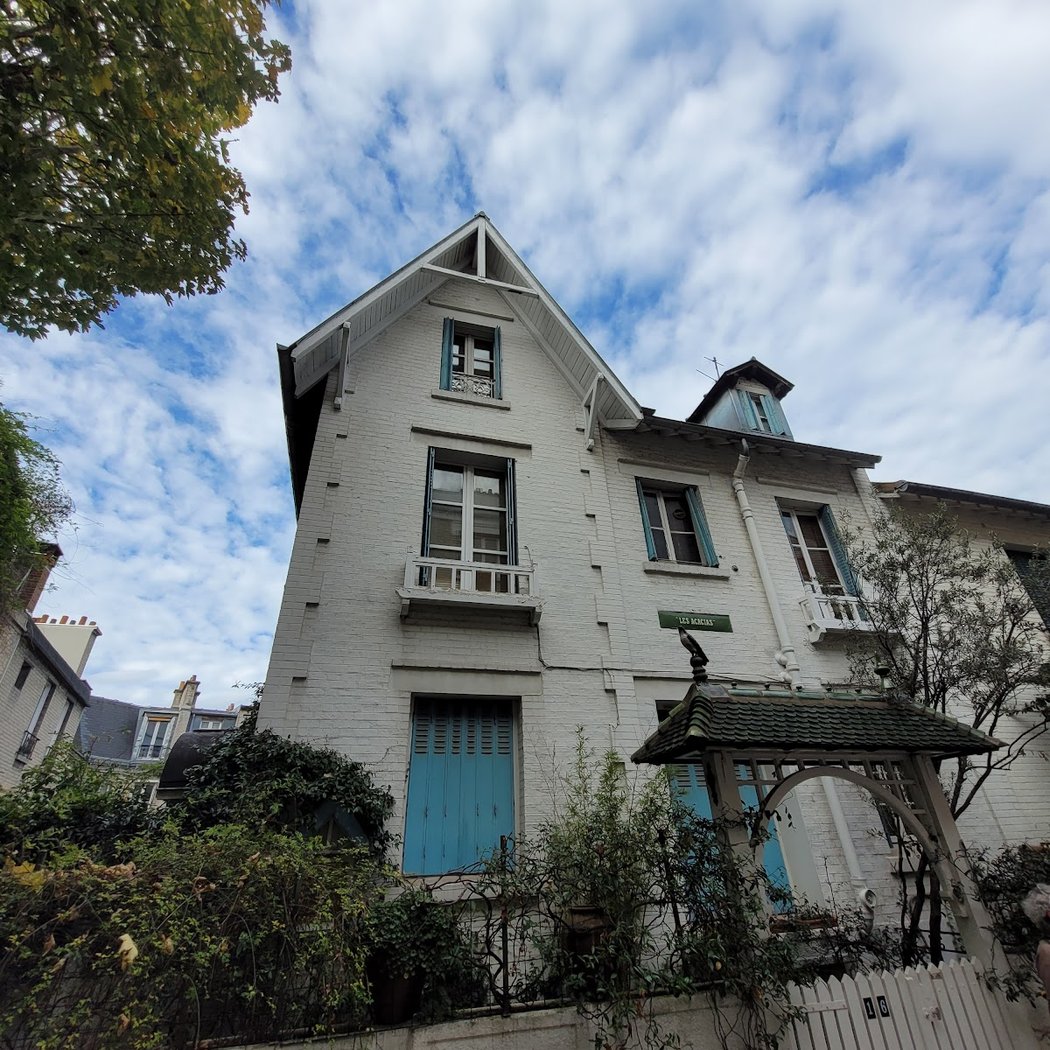 Soak up the Atmosphere of Villa Léandre 2