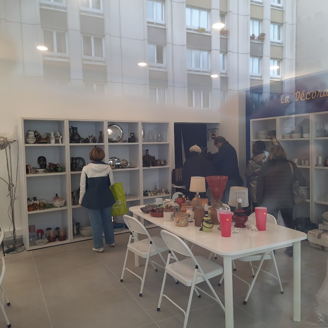 Boutique Emmaüs 3