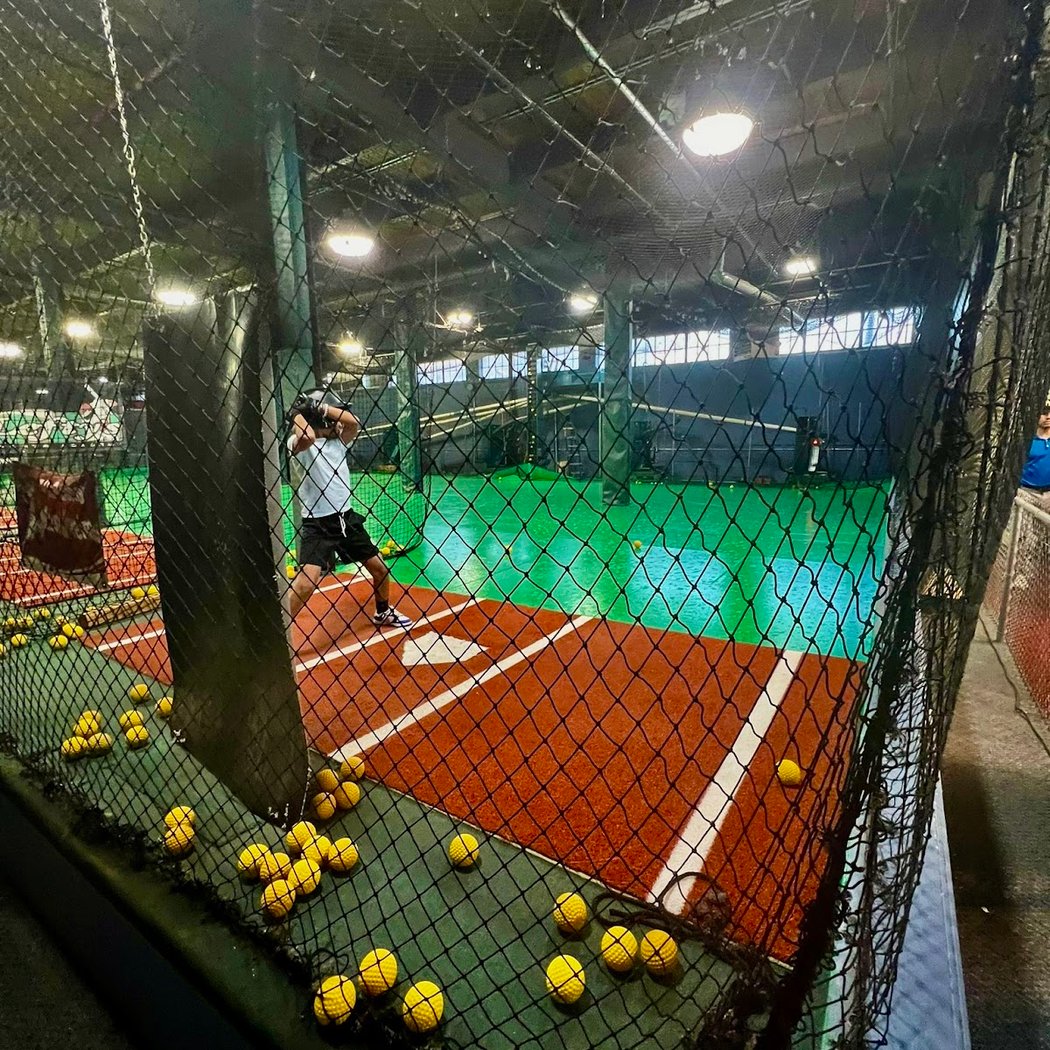 Lefty's Sports Academy 1