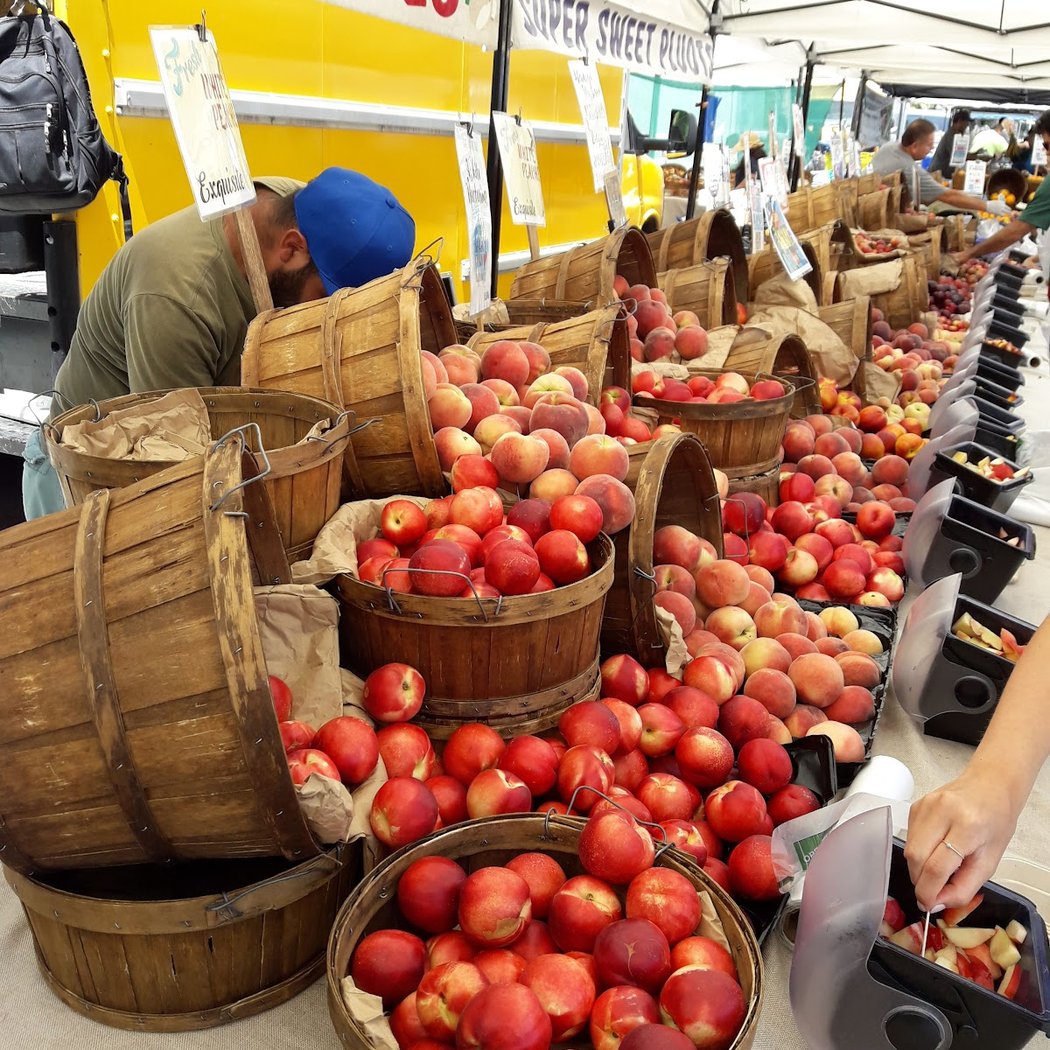 Manhattan Beach Certified Farmers’ Market 1