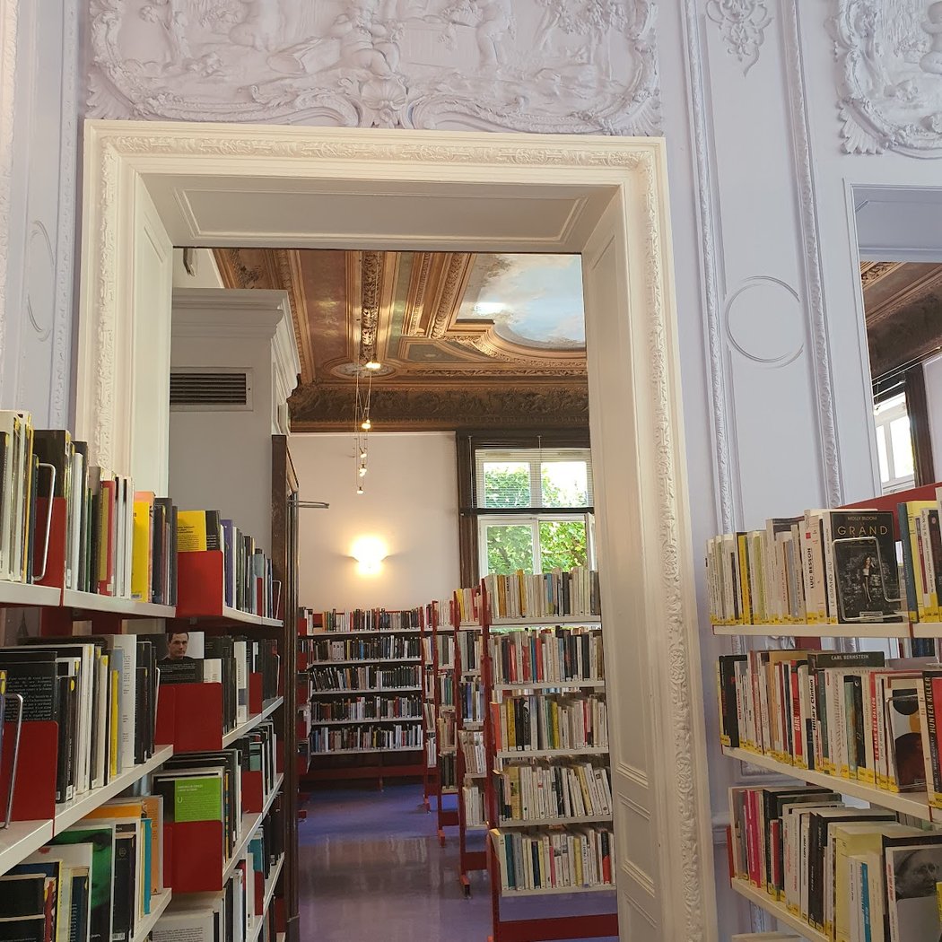 Bibliothèque municipale de Courbevoie 1