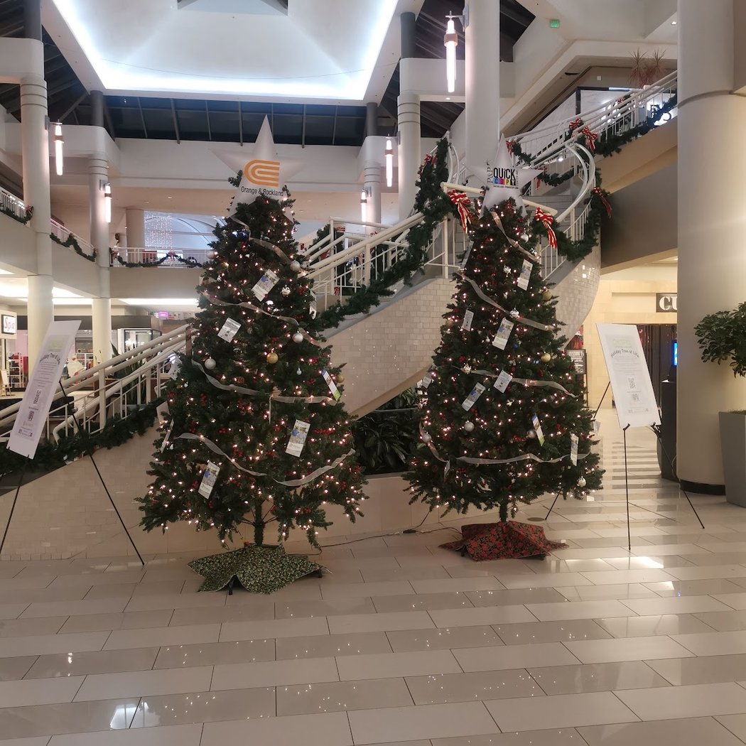 Galleria at Crystal Run 3