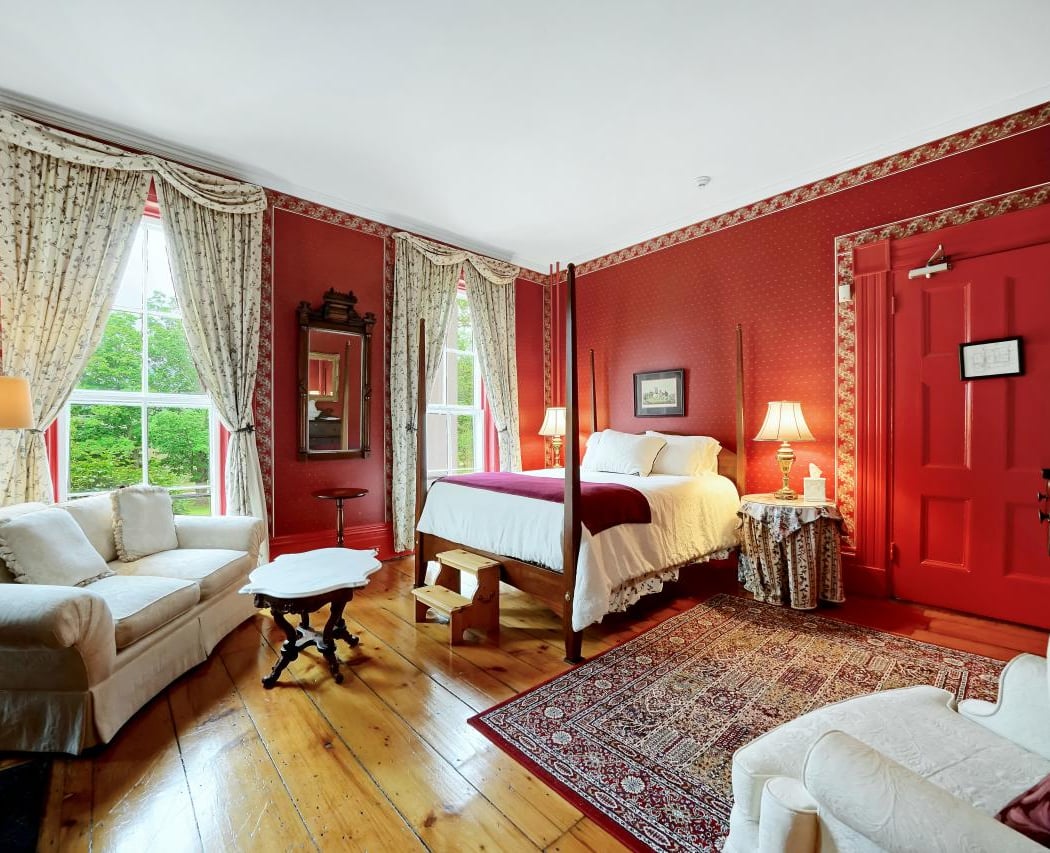 Cromwell Manor Inn 2
