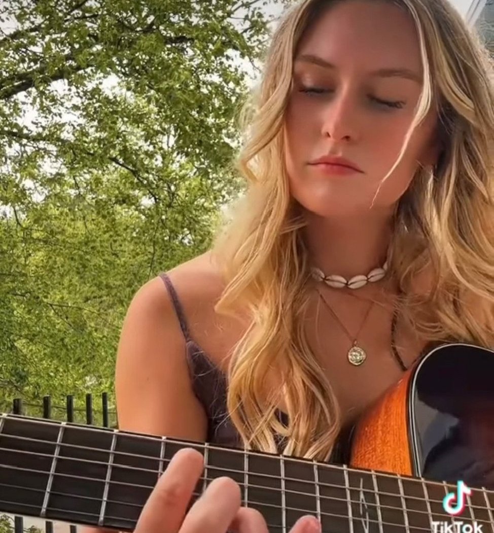Live Music Saturdays! (Claire Isakson) 1