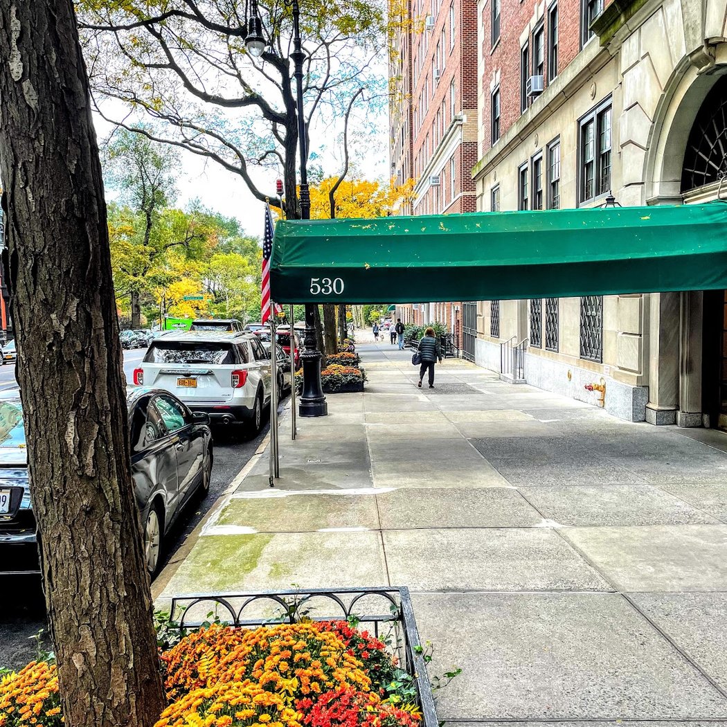 Yorkville 1