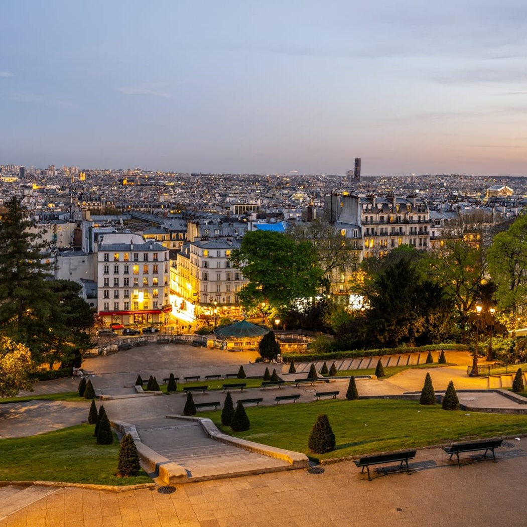 Square Louise Michel 1