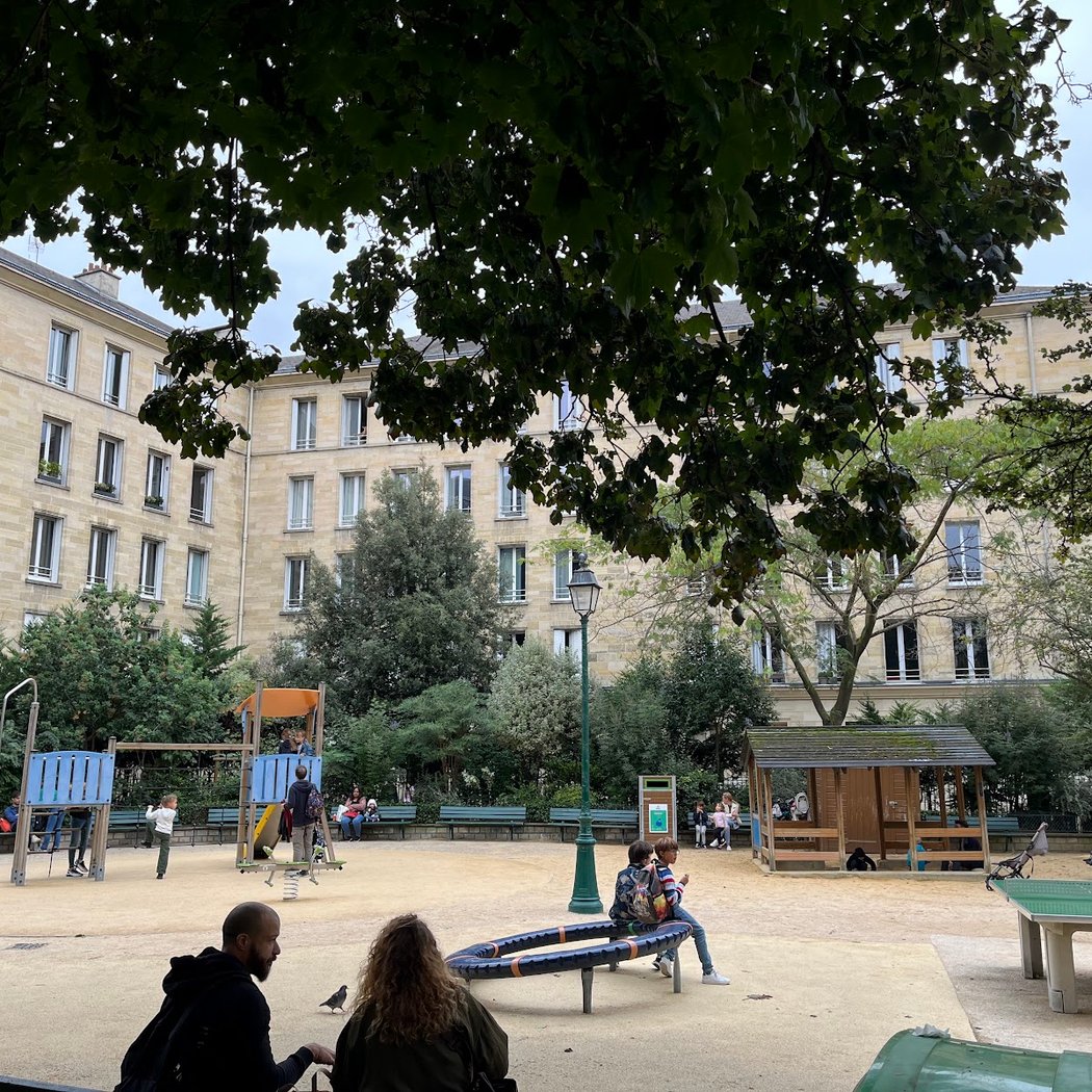 Square Charles-Victor Langlois 3