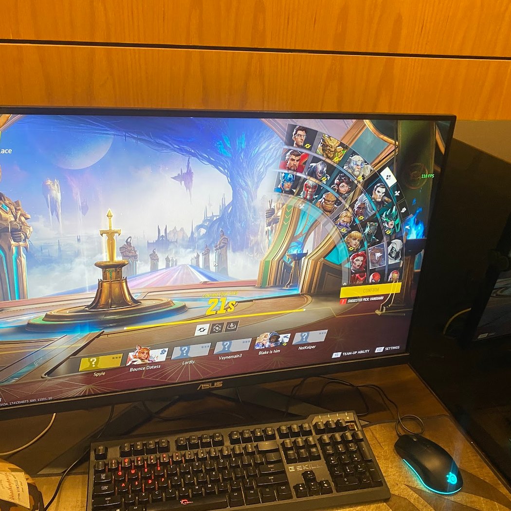 Plug and Play Gaming Cafe 2