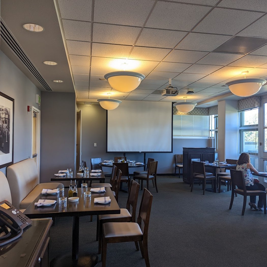 The Vista Room 1
