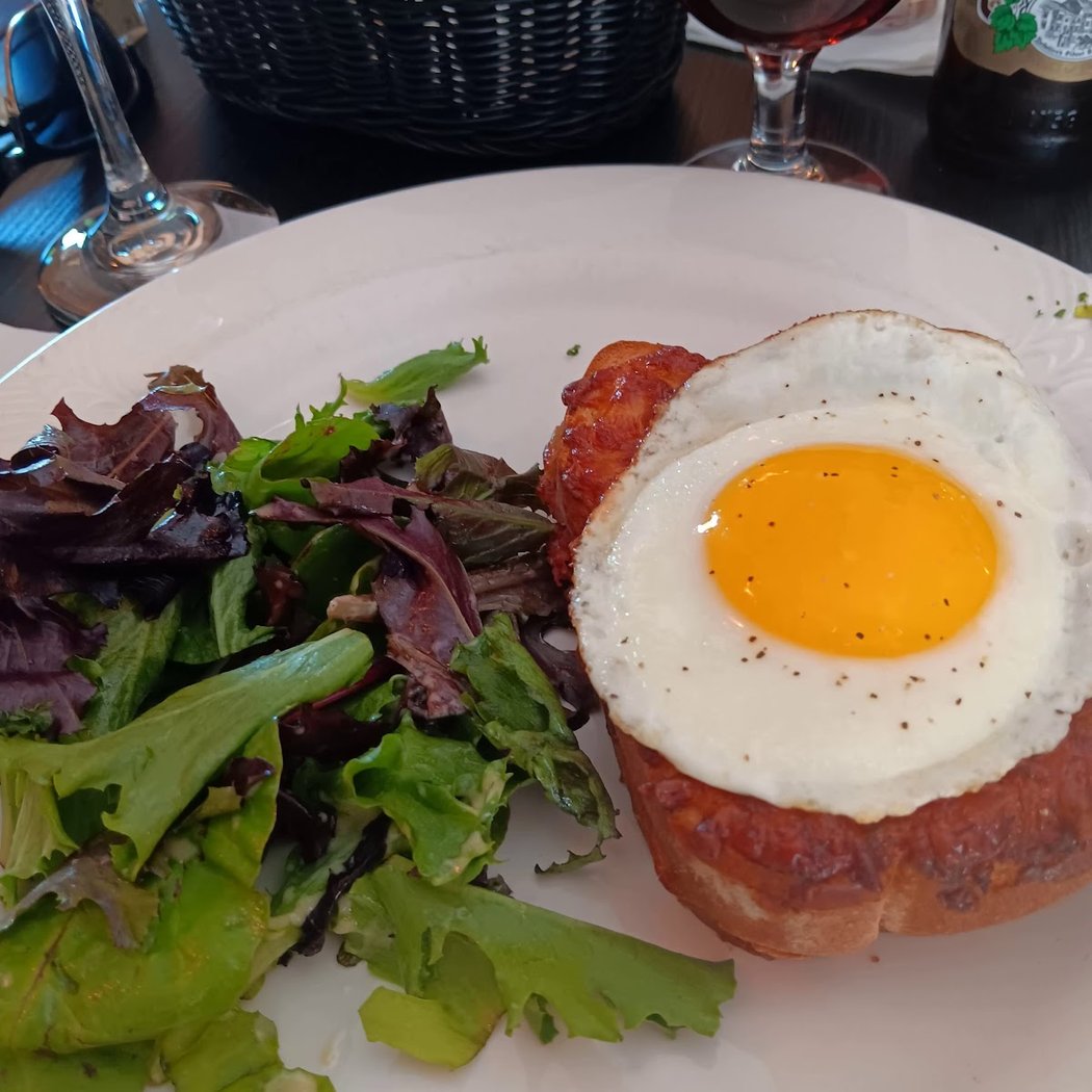 Cafe Les Baux 3
