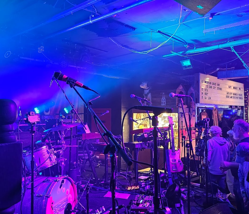 Wonder Bar 1