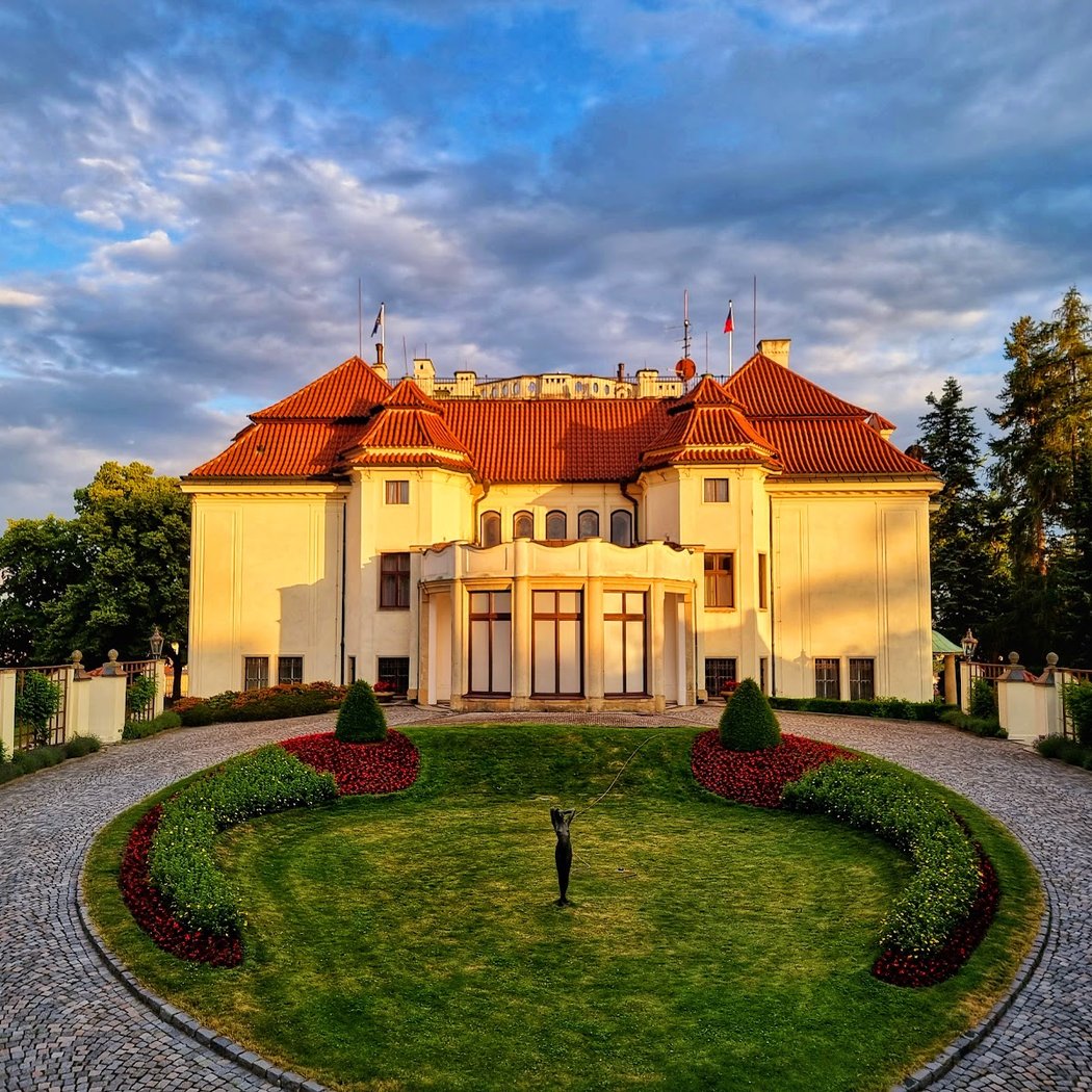 Open House at Kramář Villa