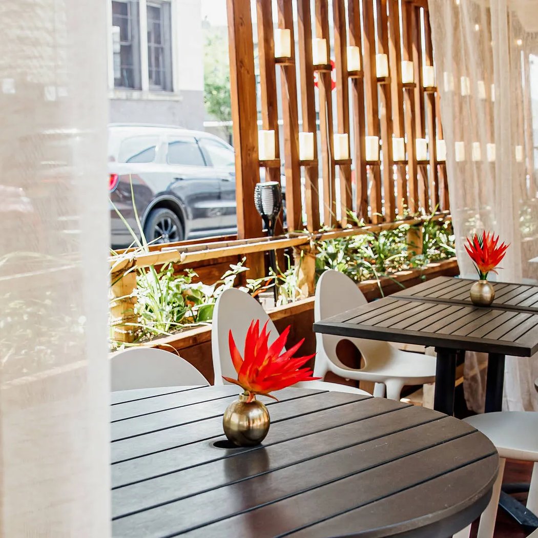 Kokomo Restaurant & Lounge 2