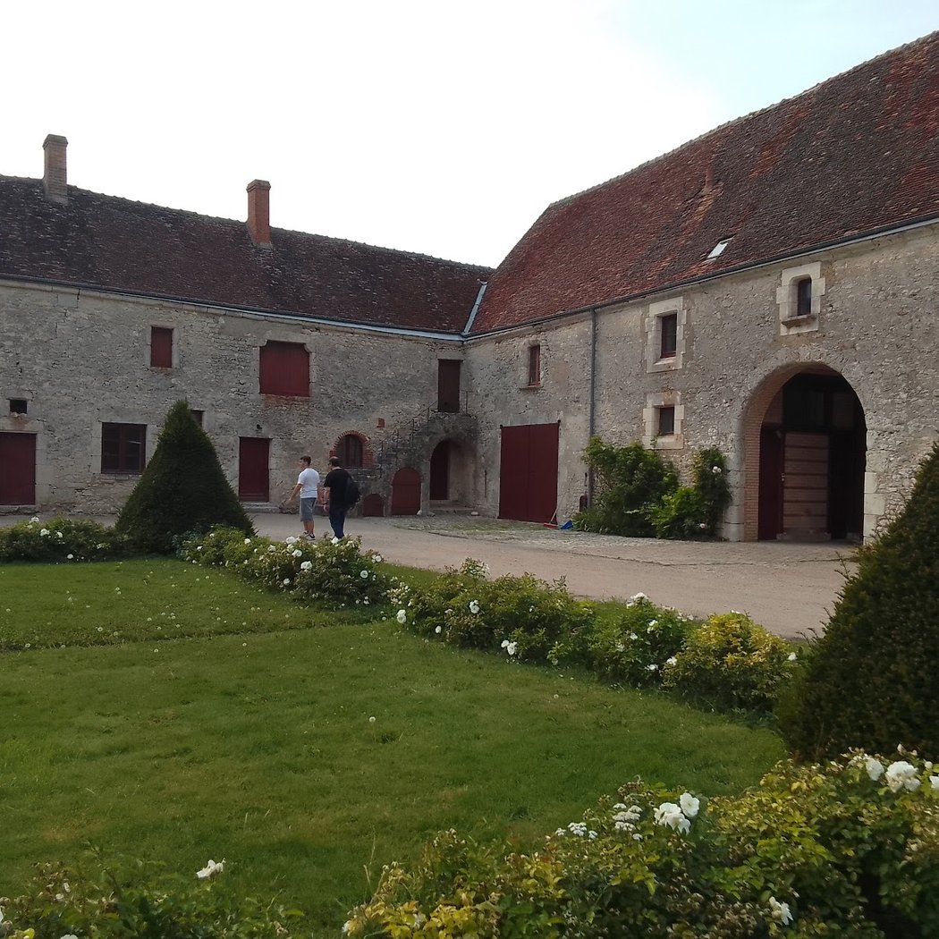 The park of the château de Huisseau-sur-Mauves 4