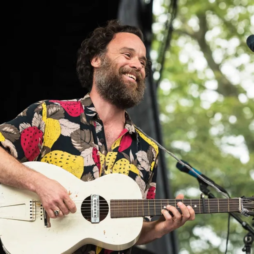 Live Performance by Rodrigo Amarante 1